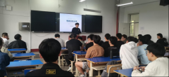 会后学生们仍然积极向学长学姐们进修经